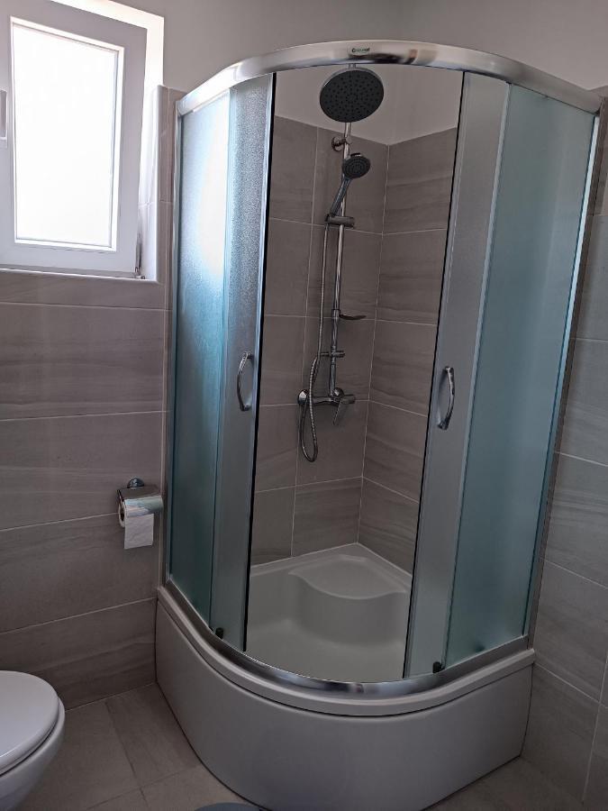 Apartment Hinic Vrhovine エクステリア 写真